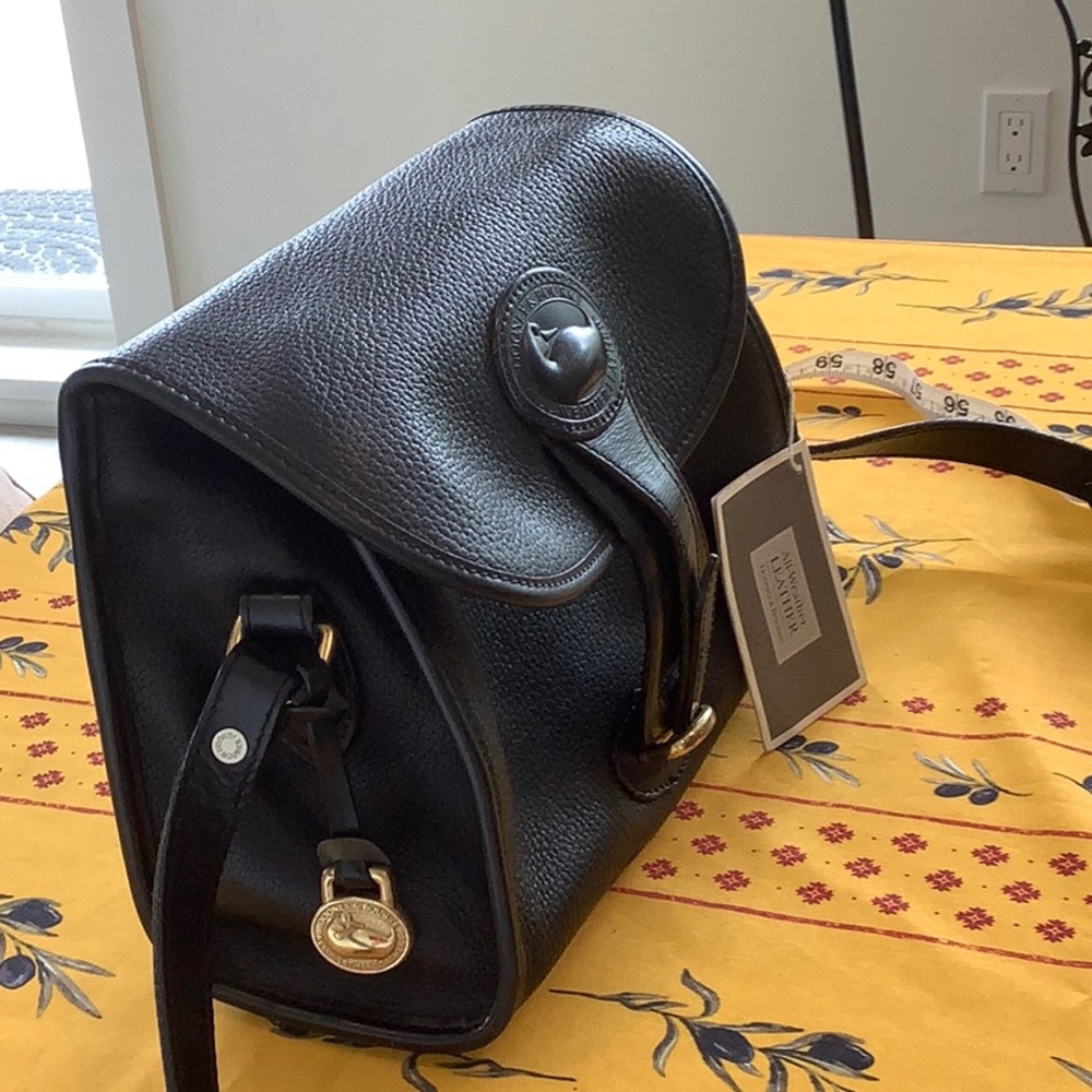 Elegant Dooney Bourke Black Leather Bag